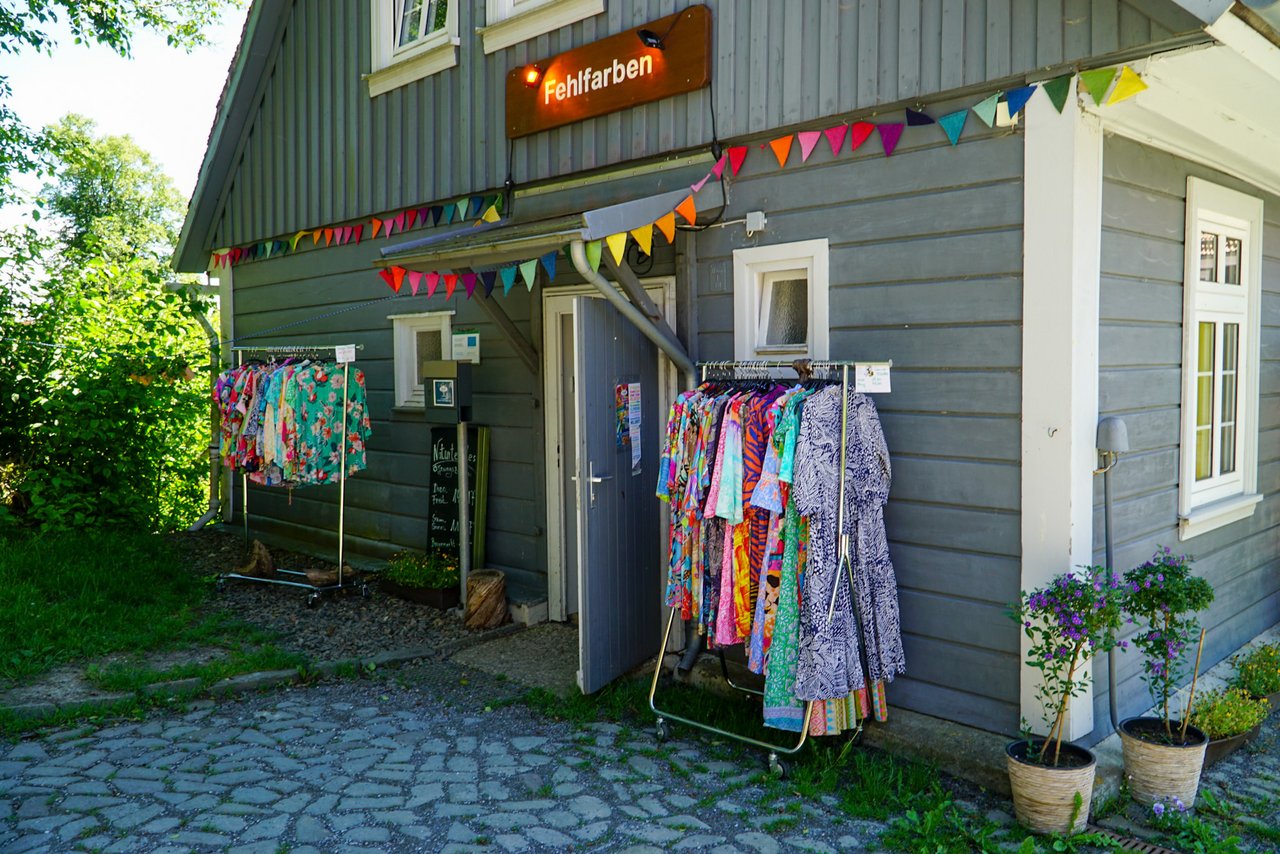Eingang vom Laden Fehlfarben