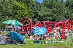 Blick auf das See und Sommerfest