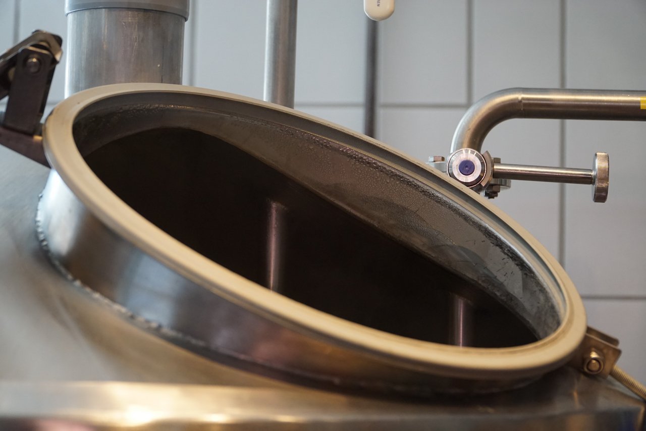 Nahaufnahme einer Bier-Kessel Öffnung
