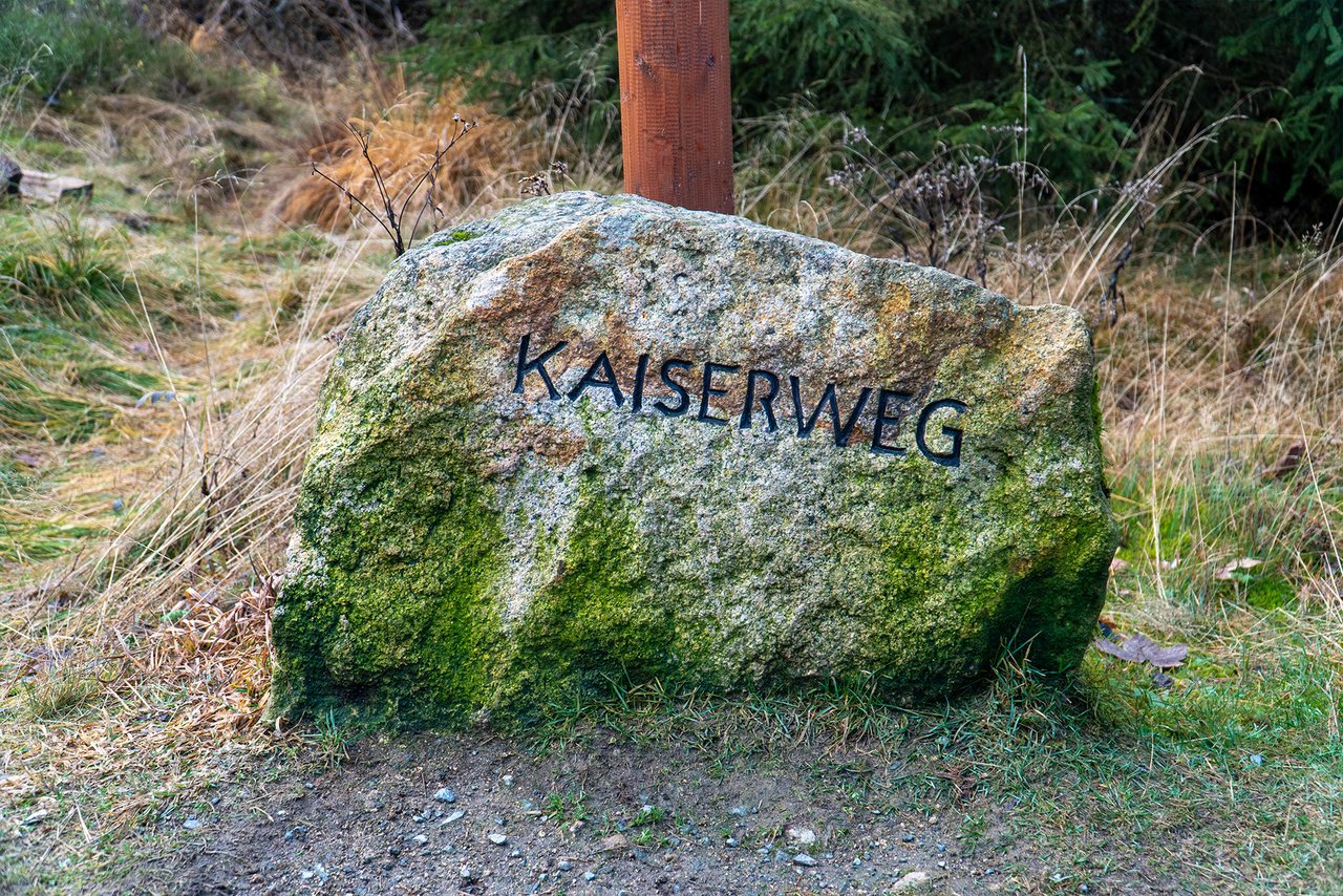 Wegweiserstein "Kaiserweg"