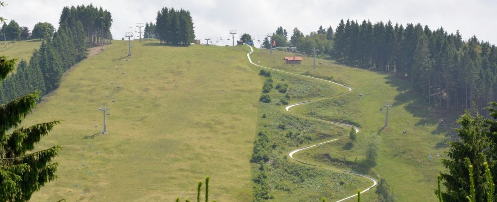 Blick auf Sommerrodelbahn am Matthias-Schmidt-Berg 
