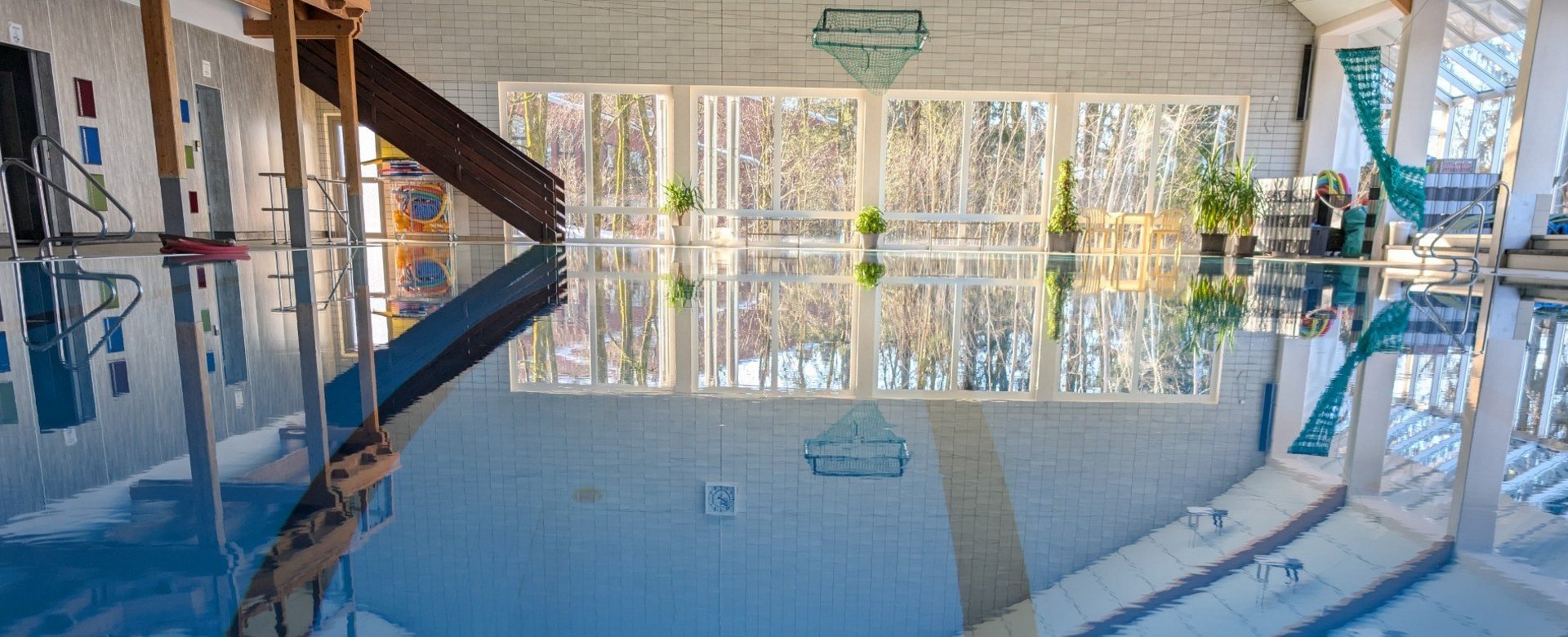 Hallenbecken mit Westblick im Freizeitbad Clausthal-Zellerfeld