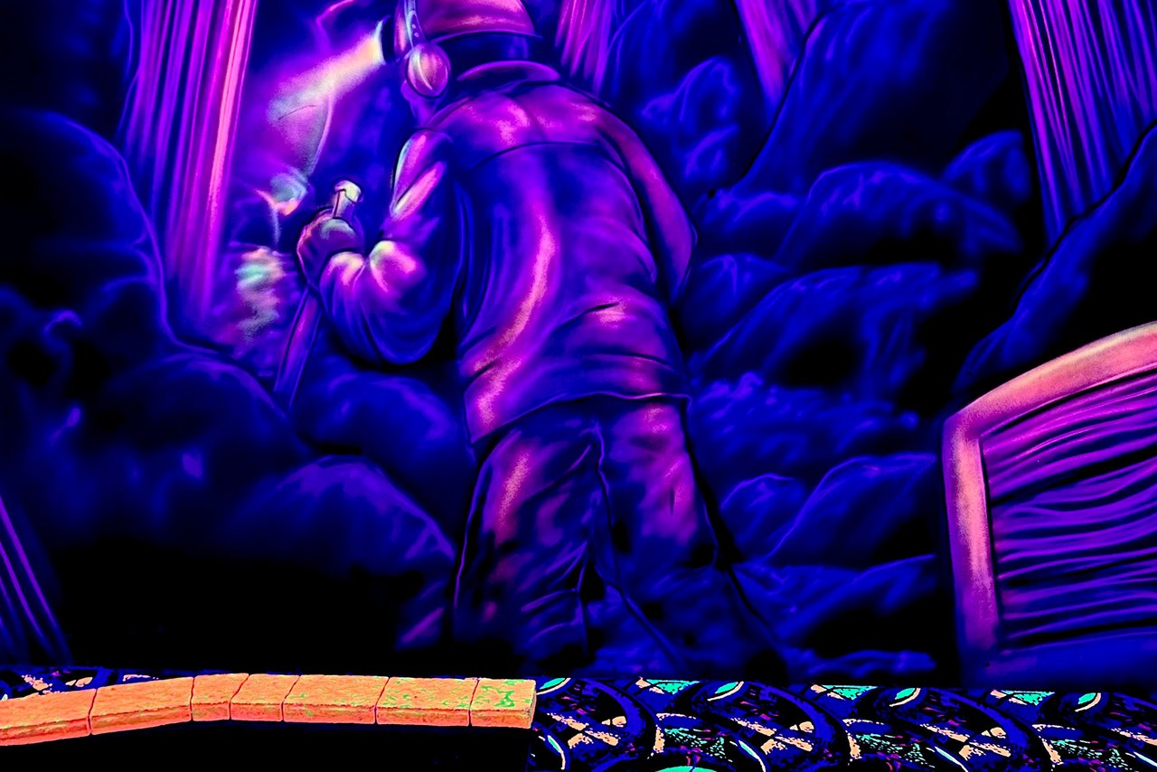 Neon Malerei in der GlowGolf Anlage