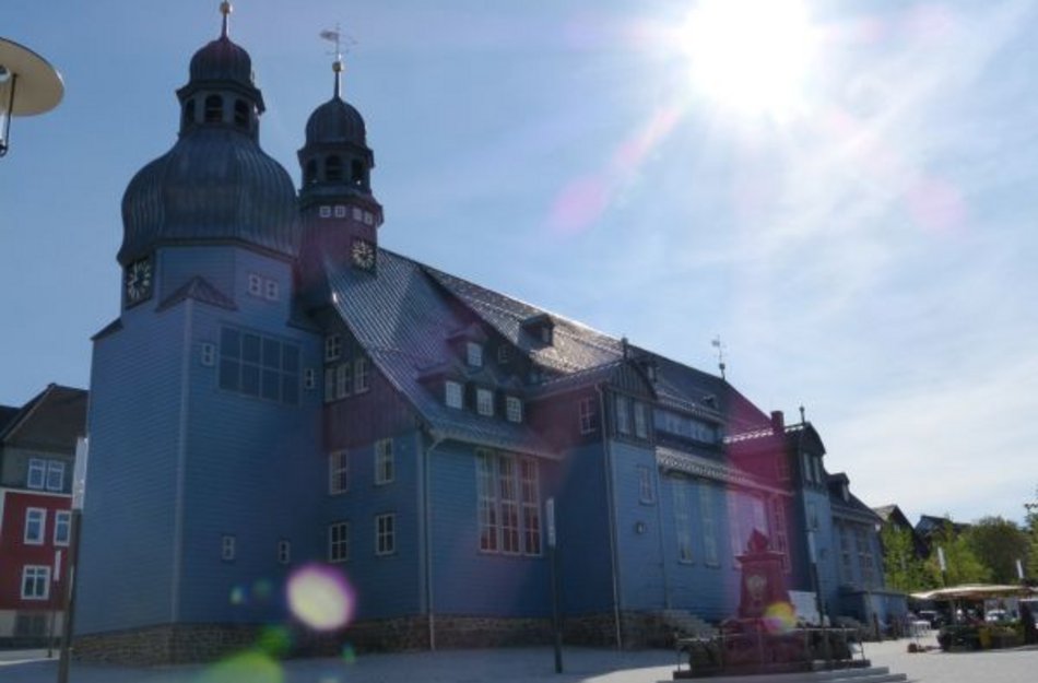 Die blaue Marktkirche in Clausthal-Zellerfeld von außen