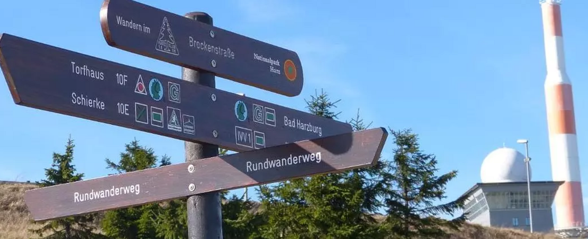 Wegweiser auf der Brockenkuppe