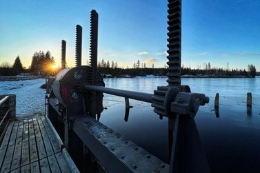 Sonnenuntergang am Wehr vom Oderteich