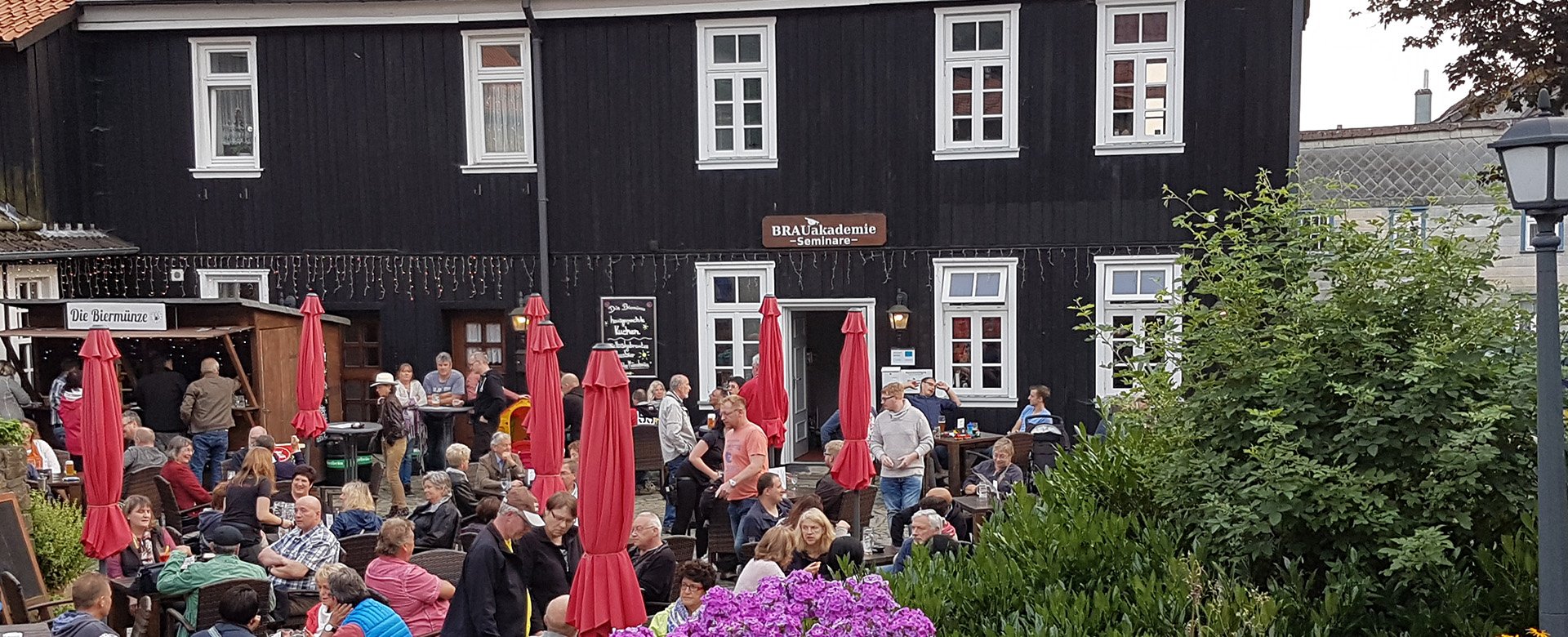 Biergarten vor der Brauakademie