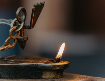 Brennende Froschlampe aus dem Bergbau