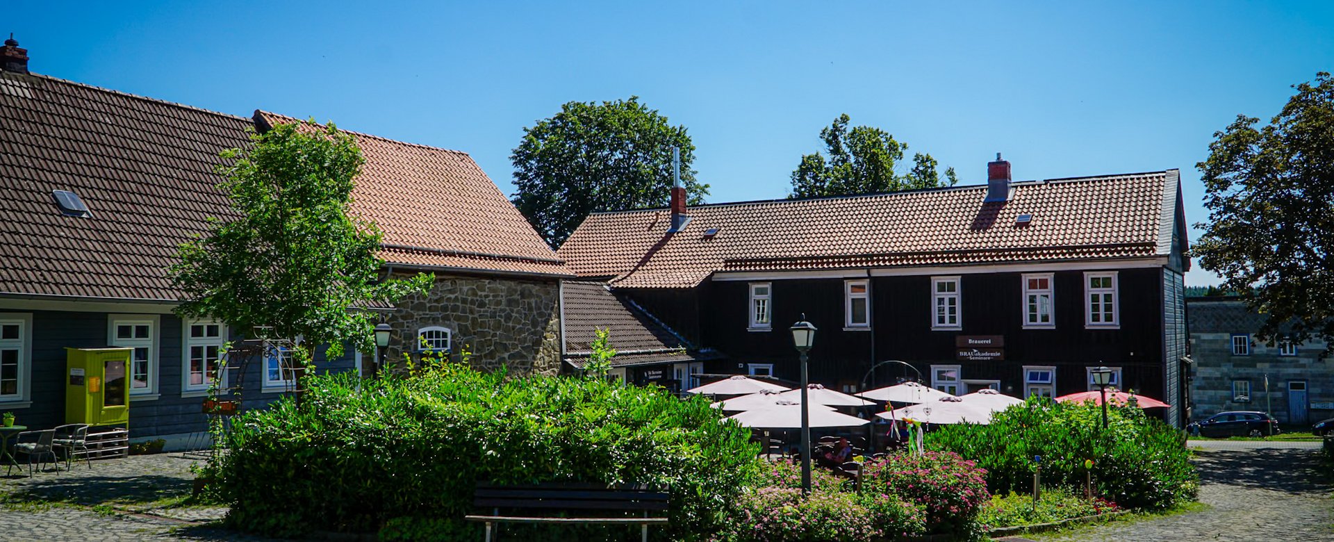 Die Brauakademie sowie Biergarten im Überblick
