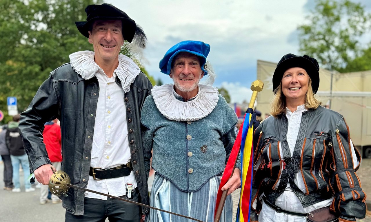 historische Figuren beim Festumzug 