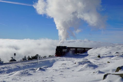 Brockenbahn in winterlicher Landschaft
