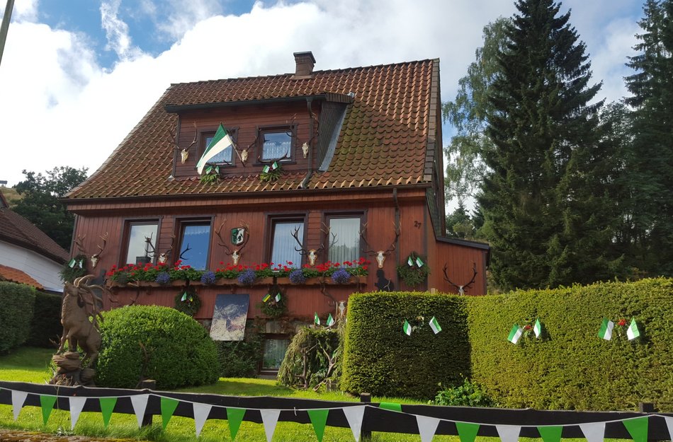 Häuserschmuck zum Heimatfest in Altenau 
