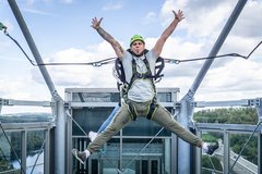 Mann im Ultrashot Katapult bei Harzdrenalin