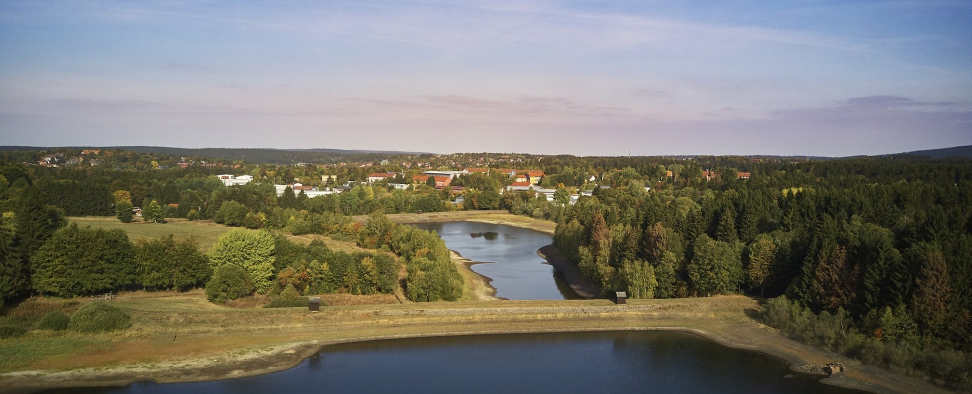 Luftbild auf die Hirschler Pfauenteiche bei Clausthal-Zellerfeld