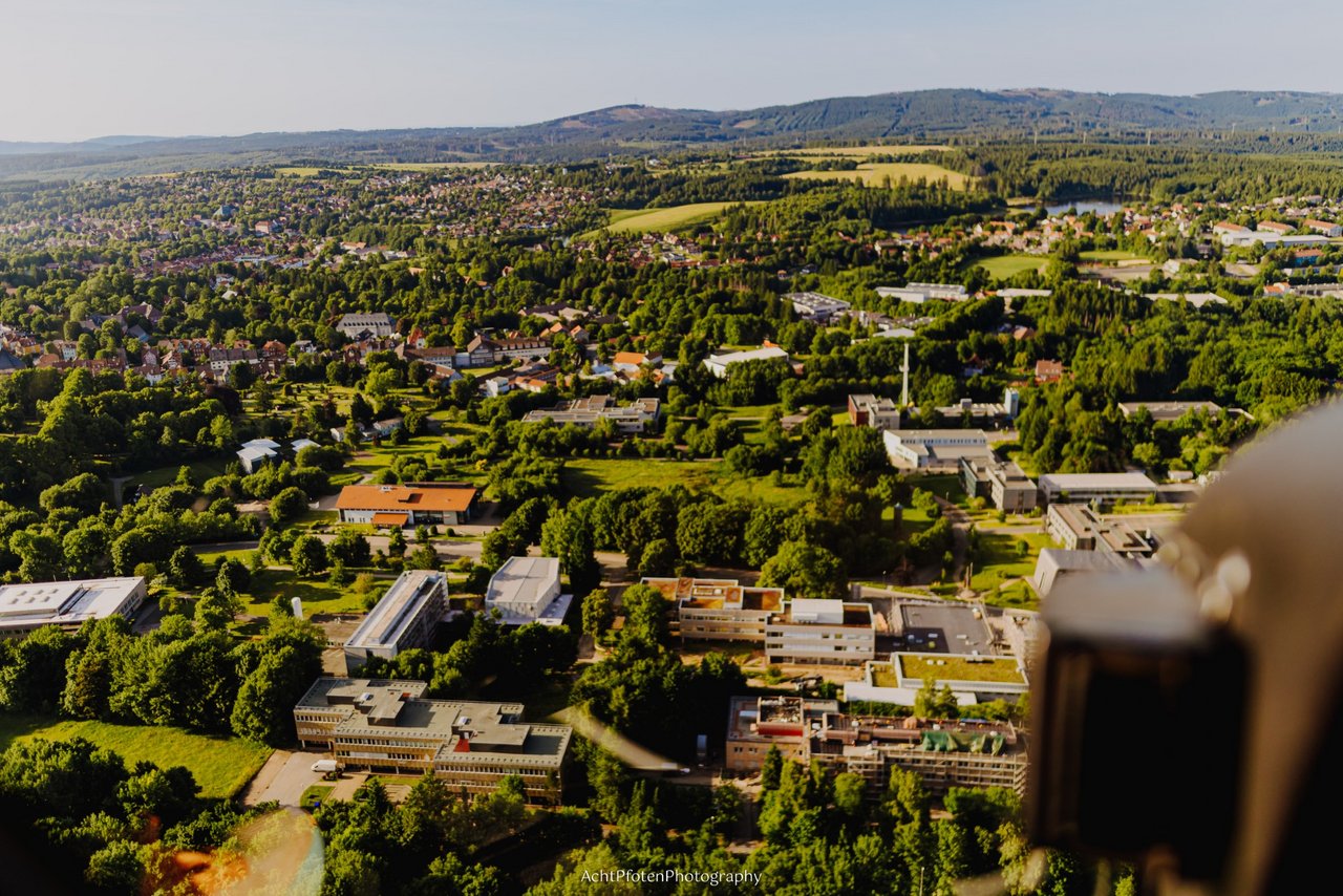 Blick aus Hubschrauber auf Clausthal-Zellerfeld 